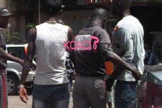 Côte dÂ’Ivoire : Pour soit disant une moto volée, un FRCI torture 2 jeunes  à  mort 